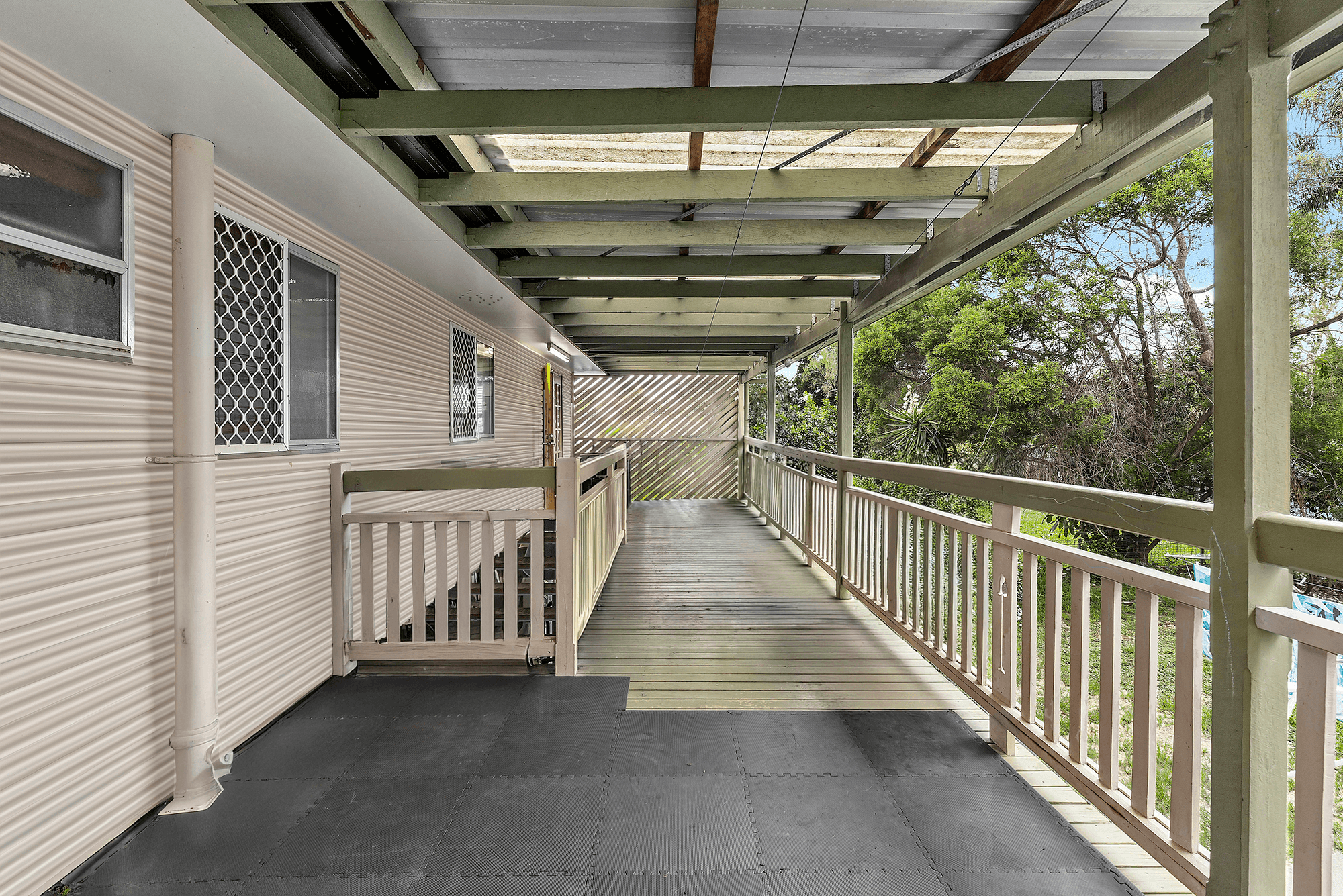 9 Crescent Court, ALBANY CREEK, QLD 4035