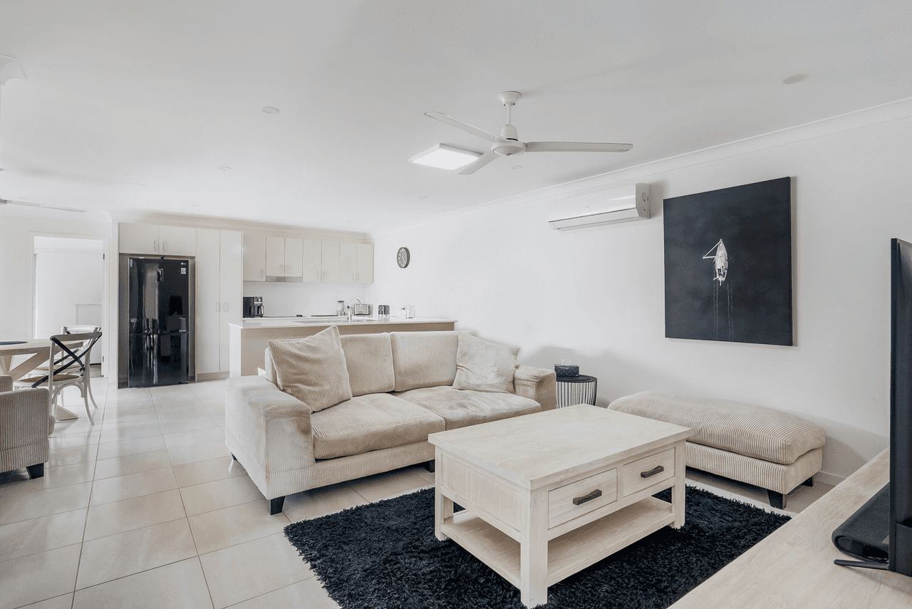 1/15 Pinnacles Drive, GLASS HOUSE MOUNTAINS, QLD 4518