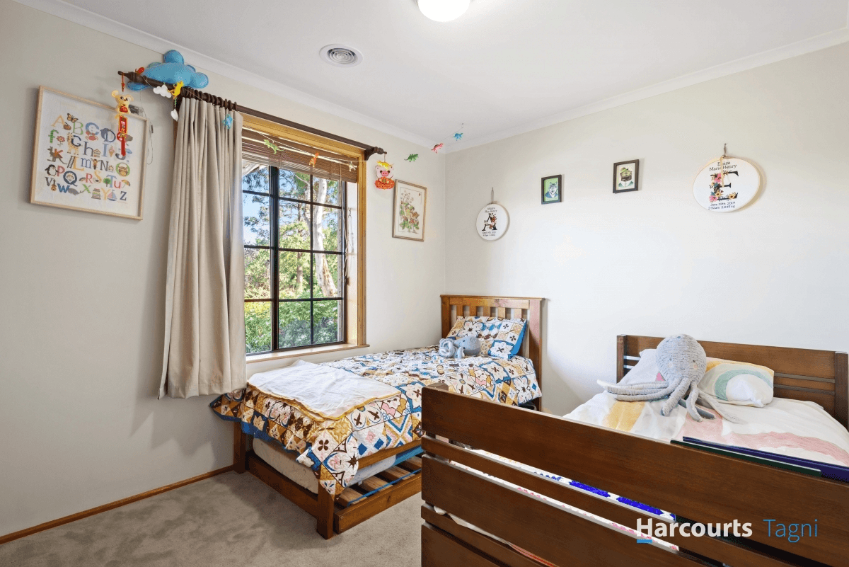 12 Maralyn Court, ABERFOYLE PARK, SA 5159