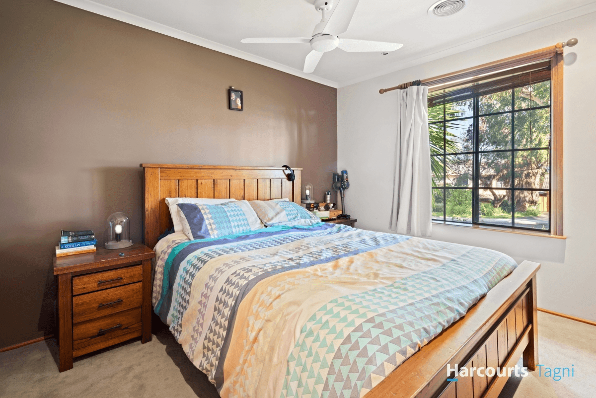 12 Maralyn Court, ABERFOYLE PARK, SA 5159