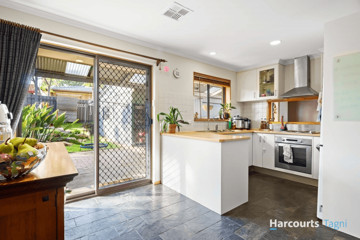 12 Maralyn Court, ABERFOYLE PARK, SA 5159