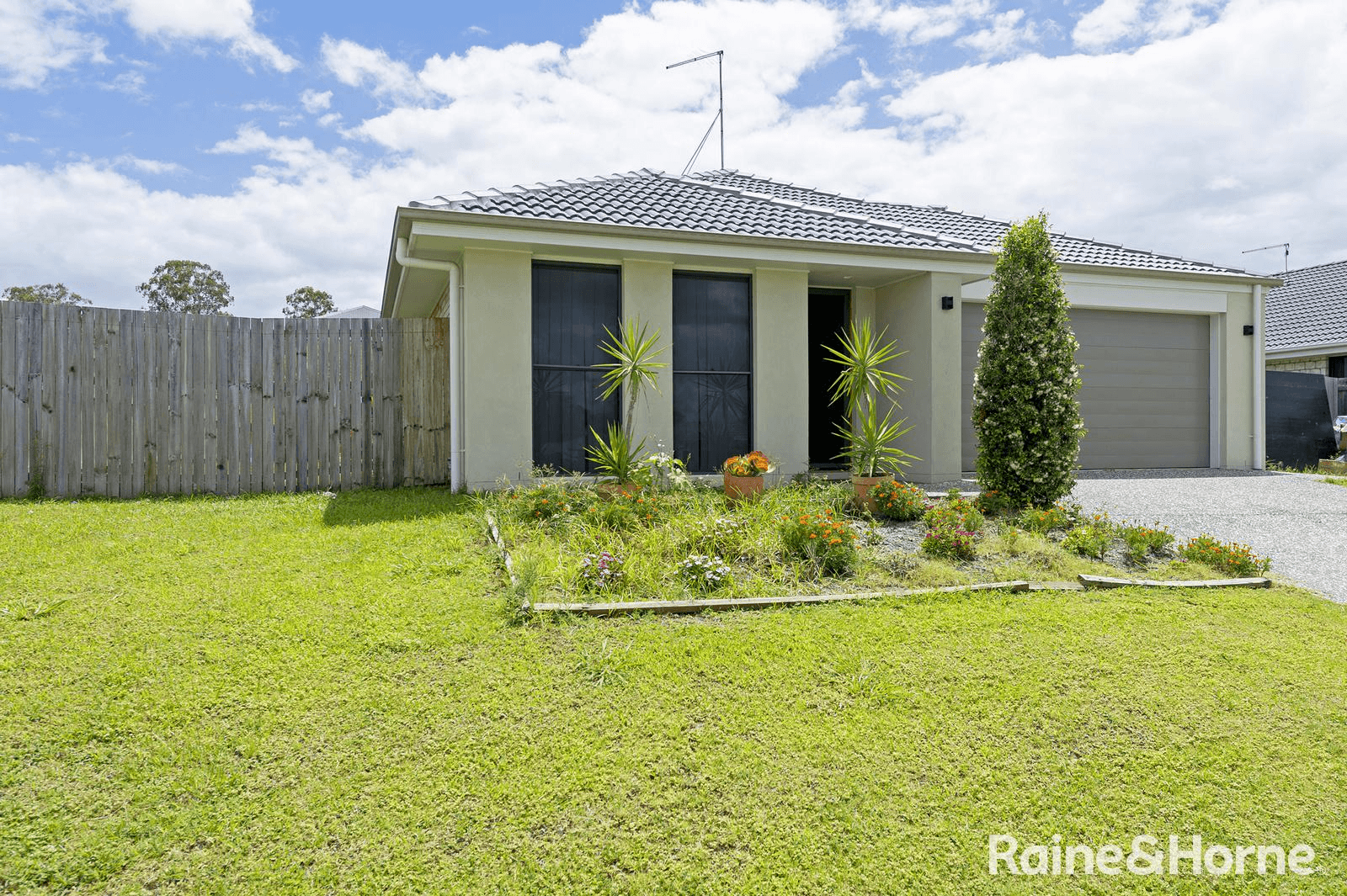 35 Phoebe Way, GLENEAGLE, QLD 4285