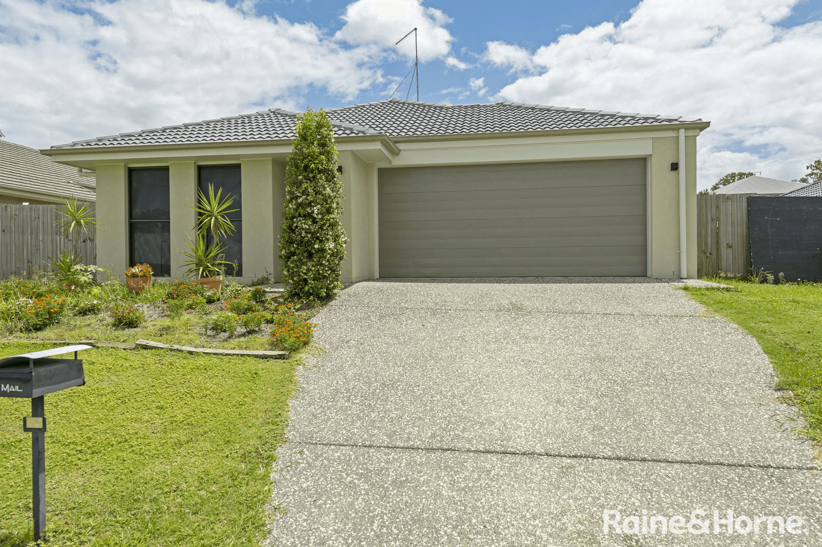 35 Phoebe Way, GLENEAGLE, QLD 4285