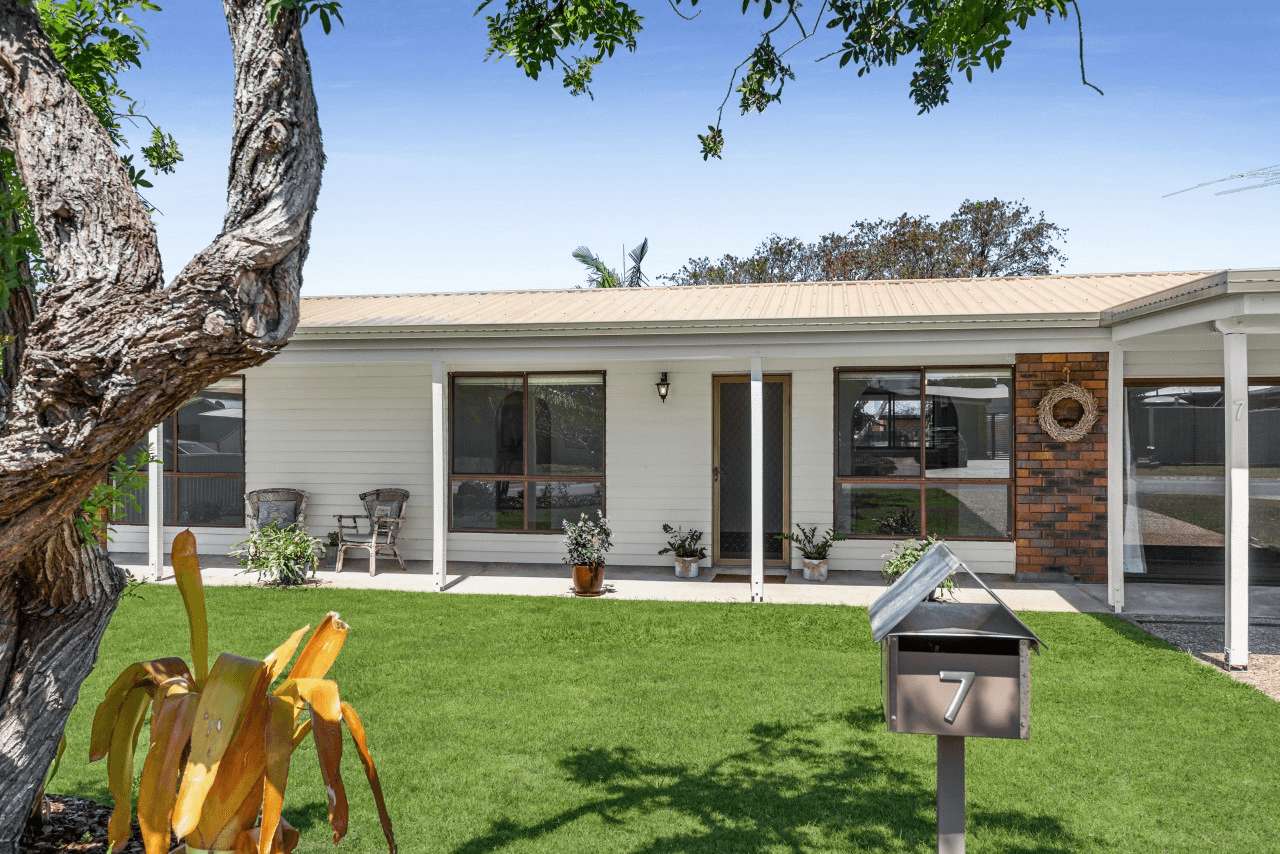 7 Bottle Brush Court, KALLANGUR, QLD 4503