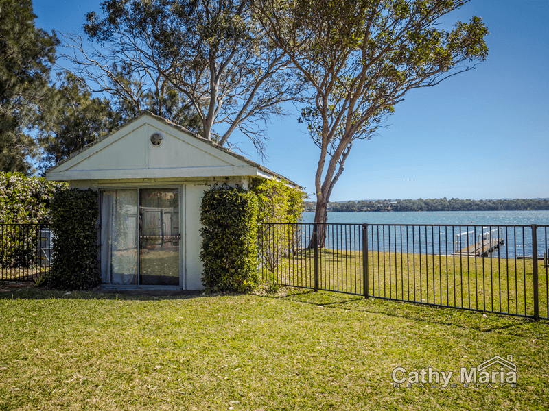 1A Macquarie Road, MANNERING PARK, NSW 2259