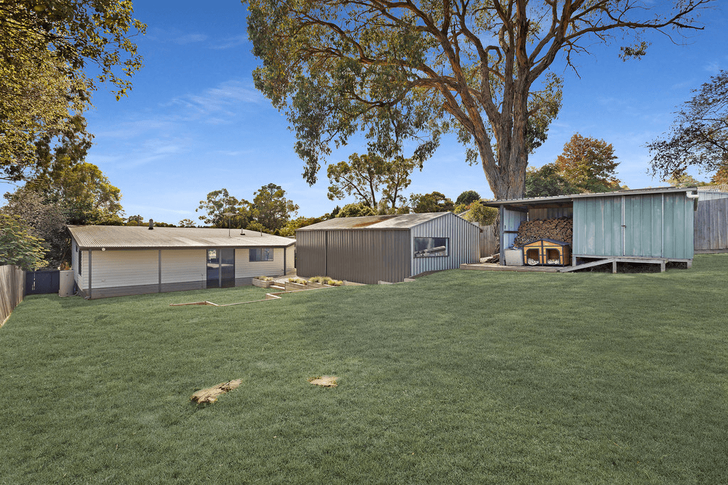 8 Stephen Road, WANDIN NORTH, VIC 3139