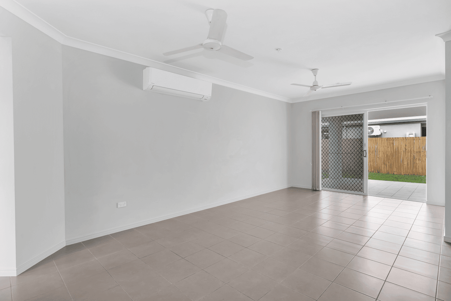 8 Totley Chase, Trinity Park, QLD 4879