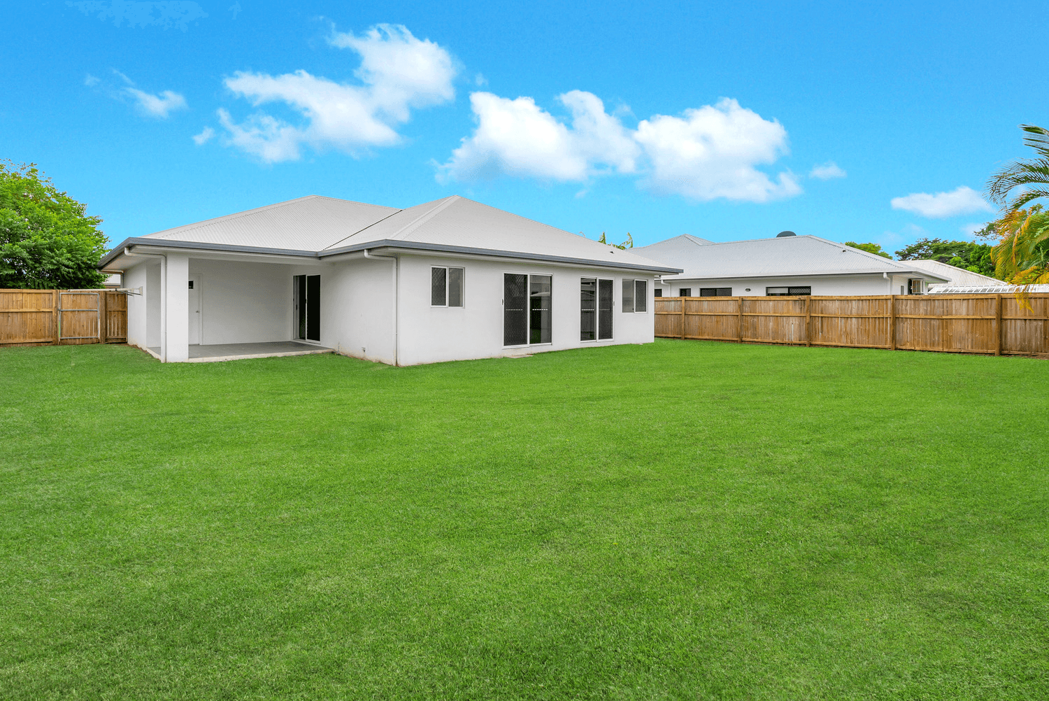 8 Totley Chase, Trinity Park, QLD 4879