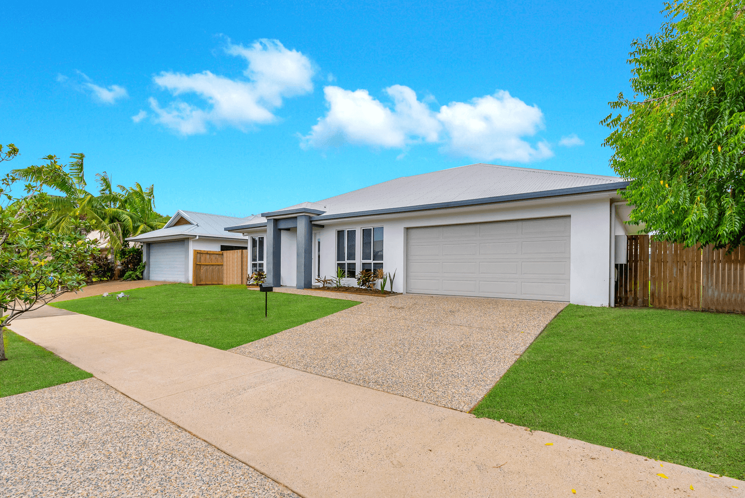 8 Totley Chase, Trinity Park, QLD 4879