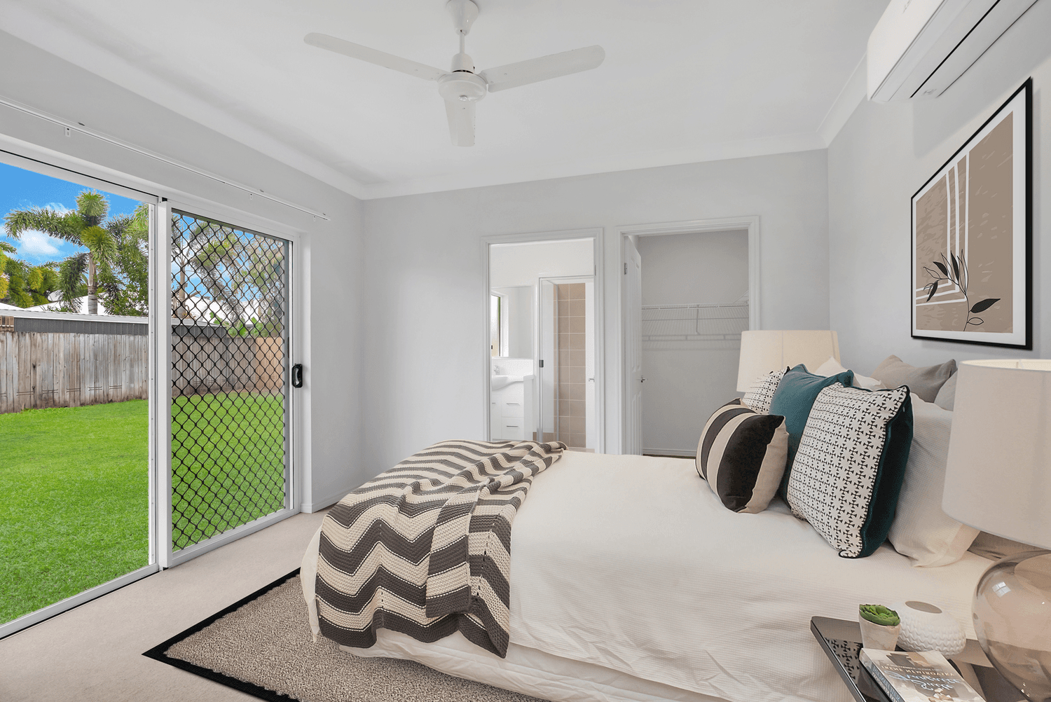 8 Totley Chase, Trinity Park, QLD 4879