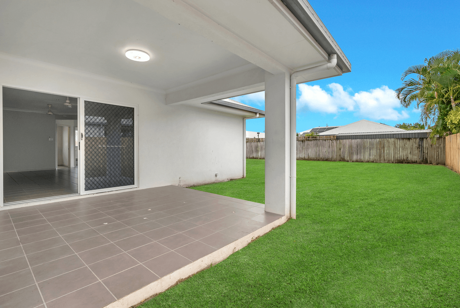 8 Totley Chase, Trinity Park, QLD 4879