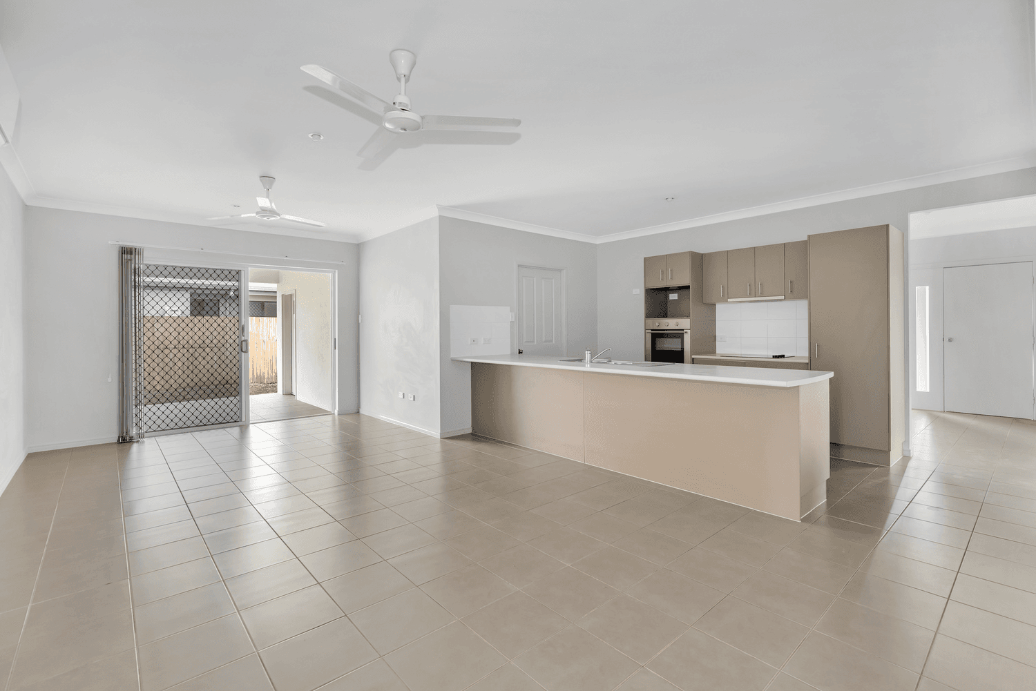 8 Totley Chase, Trinity Park, QLD 4879