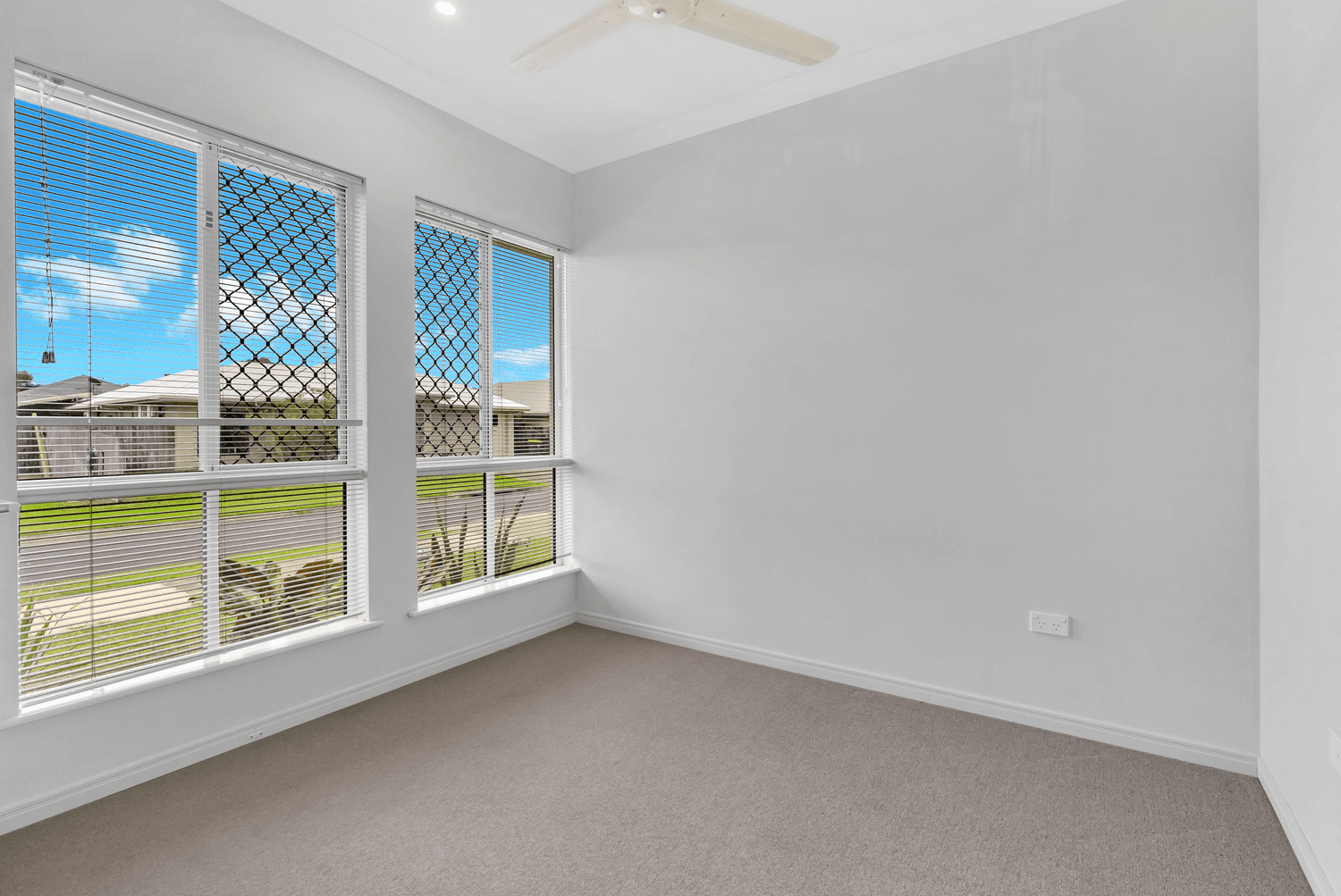 8 Totley Chase, Trinity Park, QLD 4879