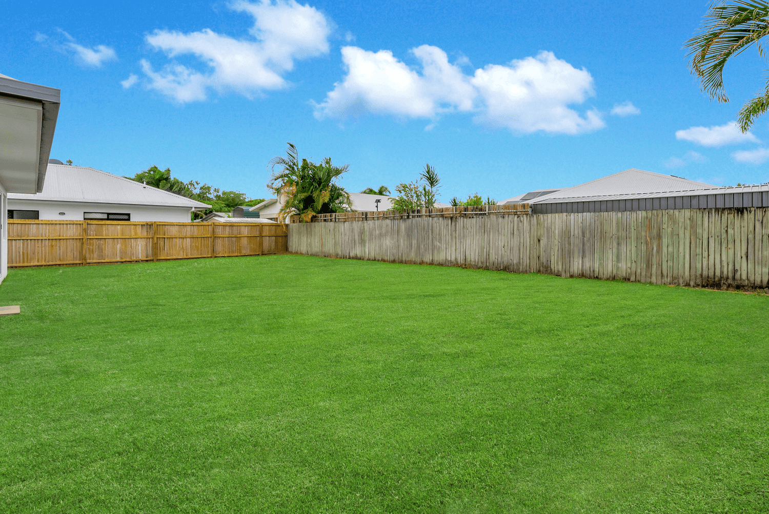 8 Totley Chase, Trinity Park, QLD 4879