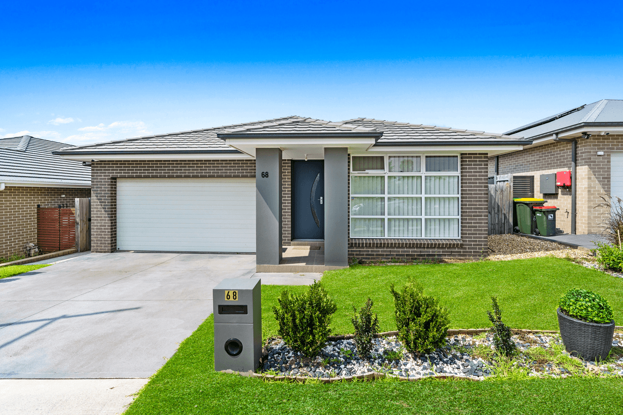 68 Civic Way, ORAN PARK, NSW 2570