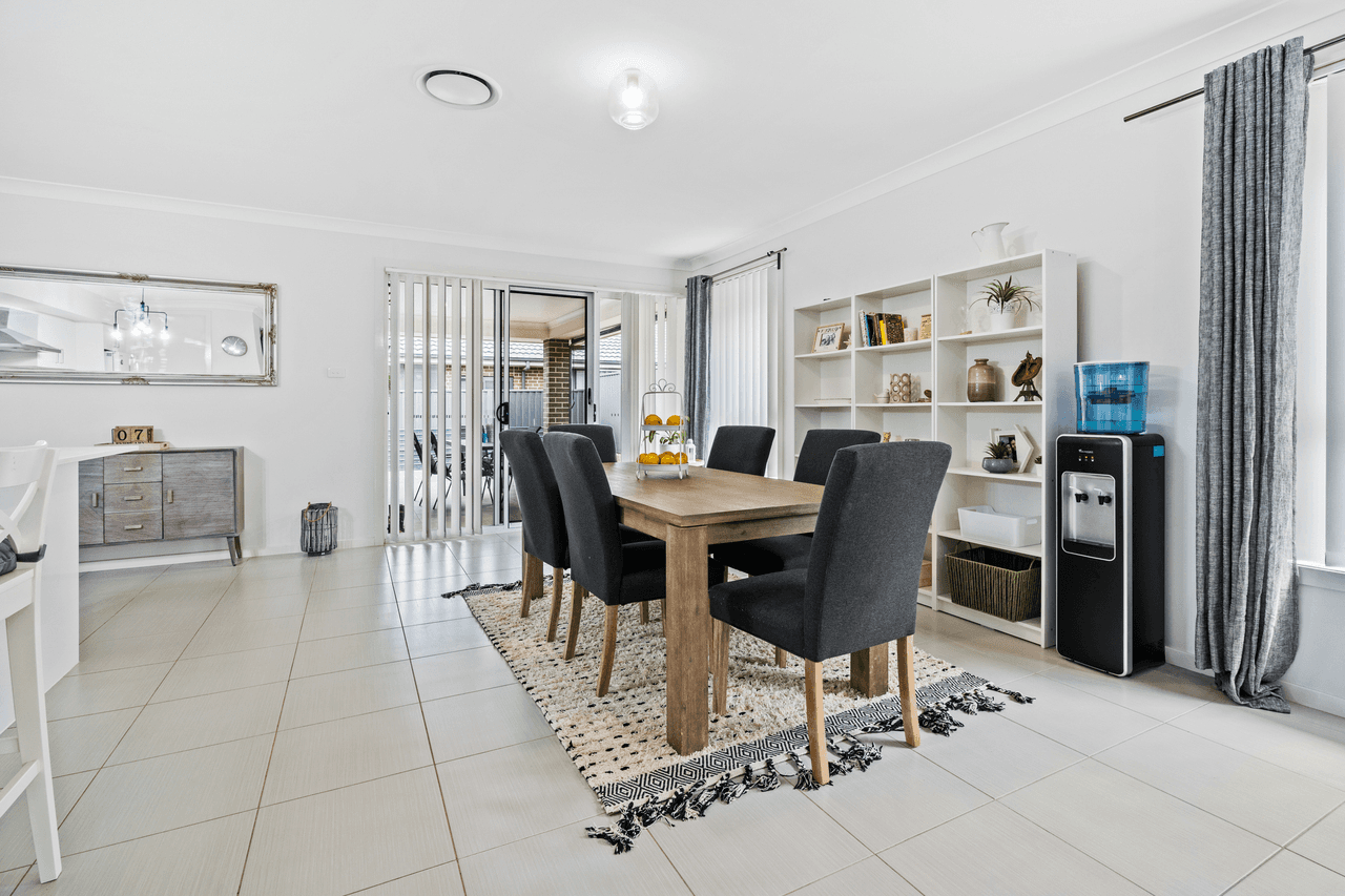 68 Civic Way, ORAN PARK, NSW 2570