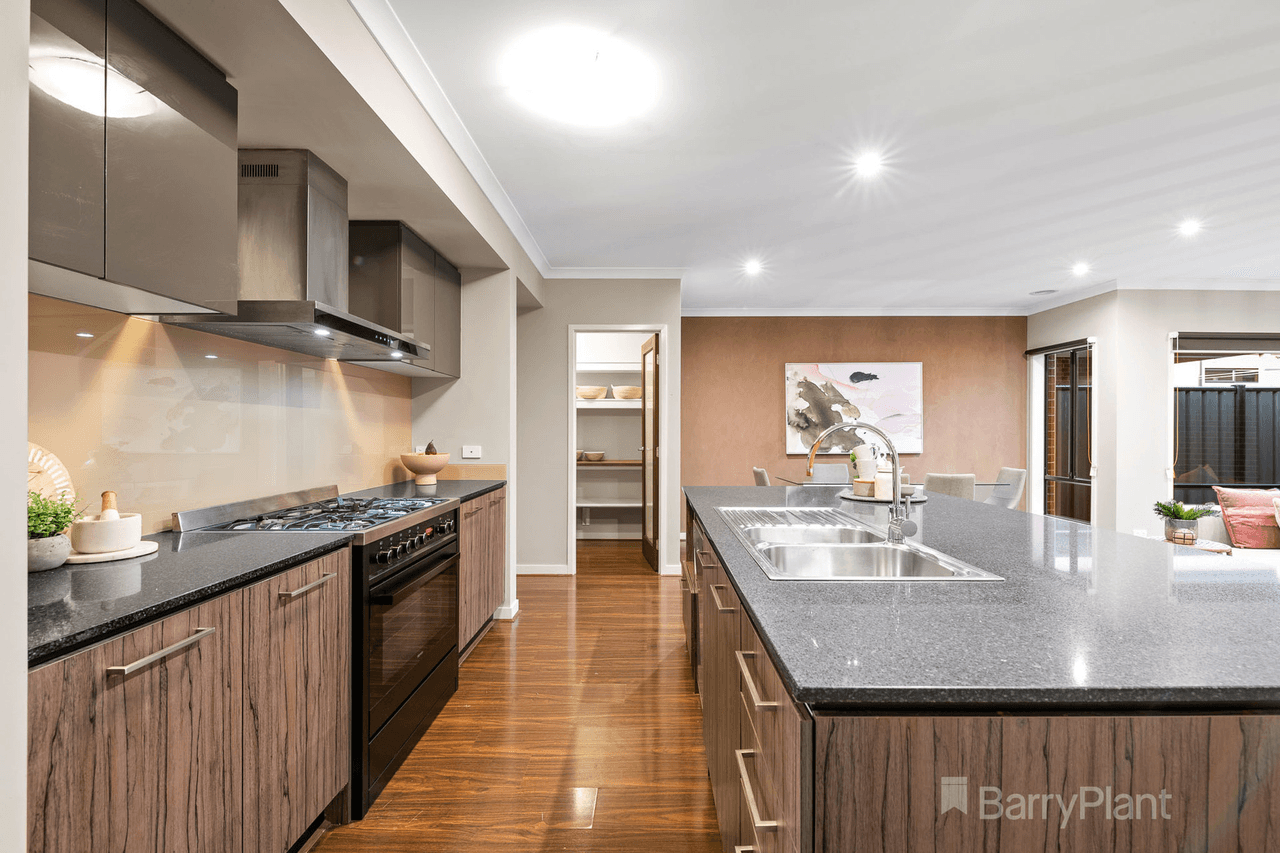 5 Gidran Way, Clyde North, VIC 3978