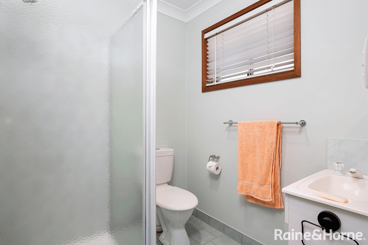 11 Roberts Way, KOORINGAL, NSW 2650