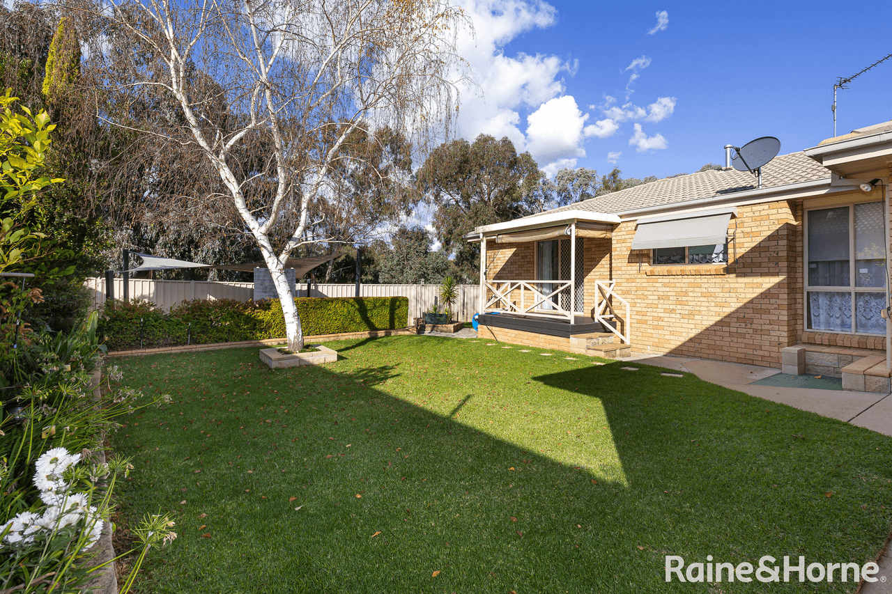 11 Roberts Way, KOORINGAL, NSW 2650