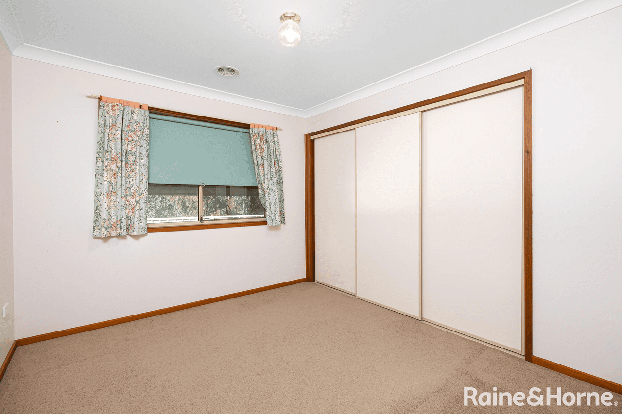 11 Roberts Way, KOORINGAL, NSW 2650