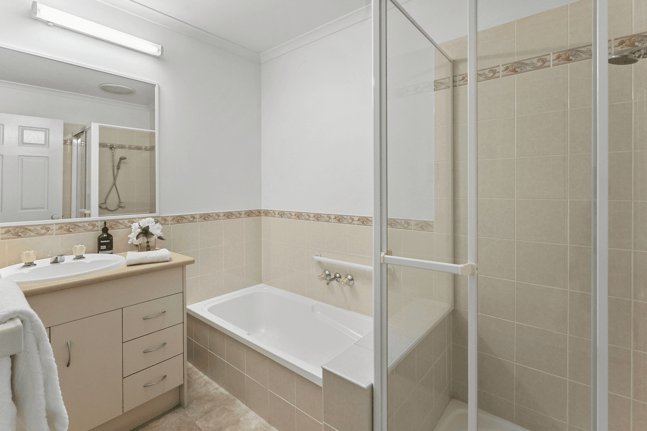 12a/2 Ford Court, Carindale, QLD 4152