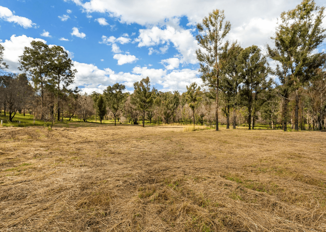 11 Kiwarrak Drive, RAINBOW FLAT, NSW 2430