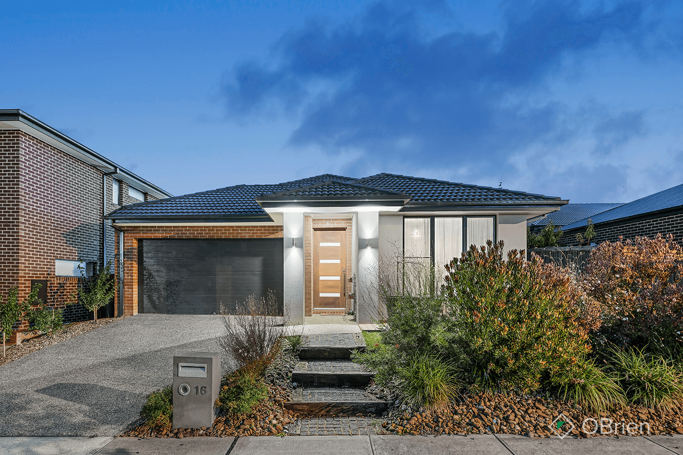 16 Union Street, Clyde North, VIC 3978