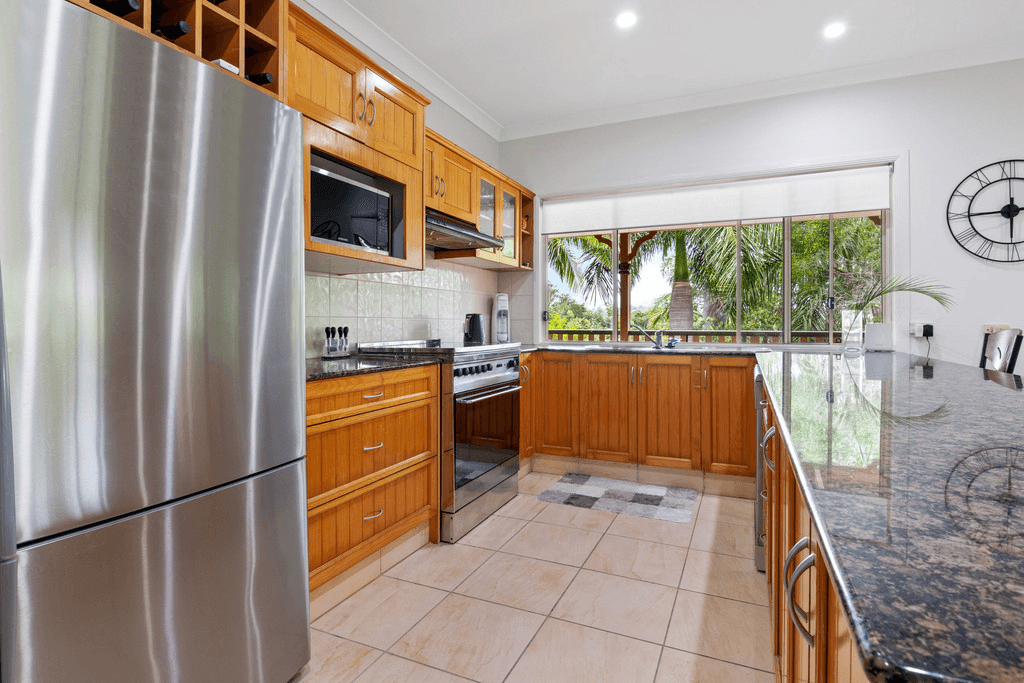 4 Austral Crescent, PACIFIC PINES, QLD 4211