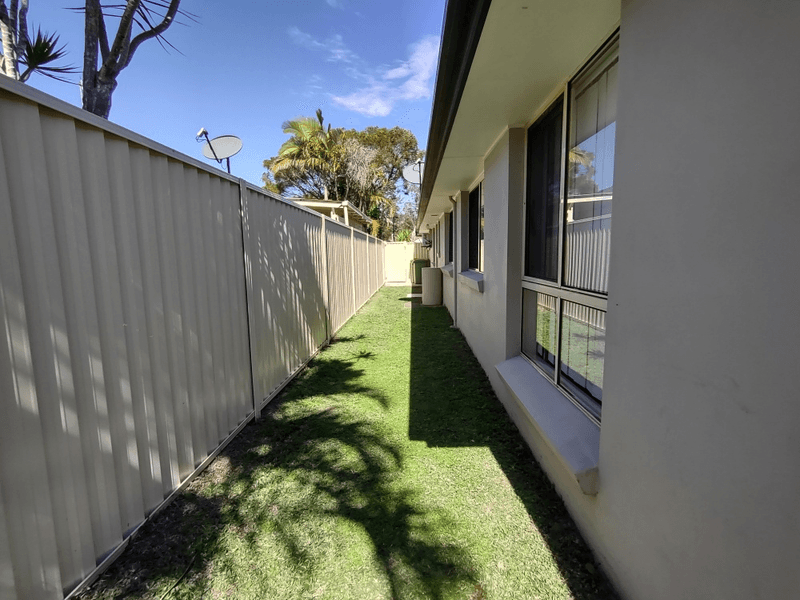 16 Trade Winds Drive, HELENSVALE, QLD 4212