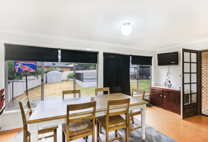 79 Leavenworth Drive, Mount Austin, NSW 2650