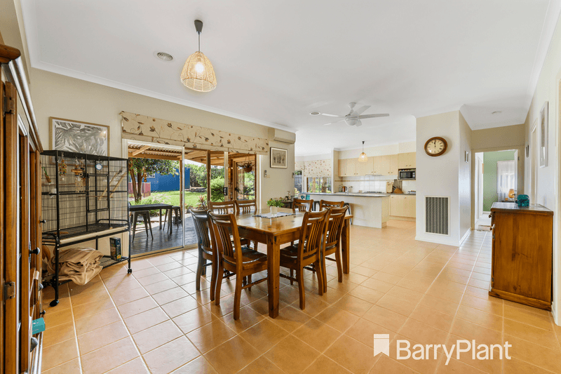 8 Sugarloaf Bend, Brookfield, VIC 3338