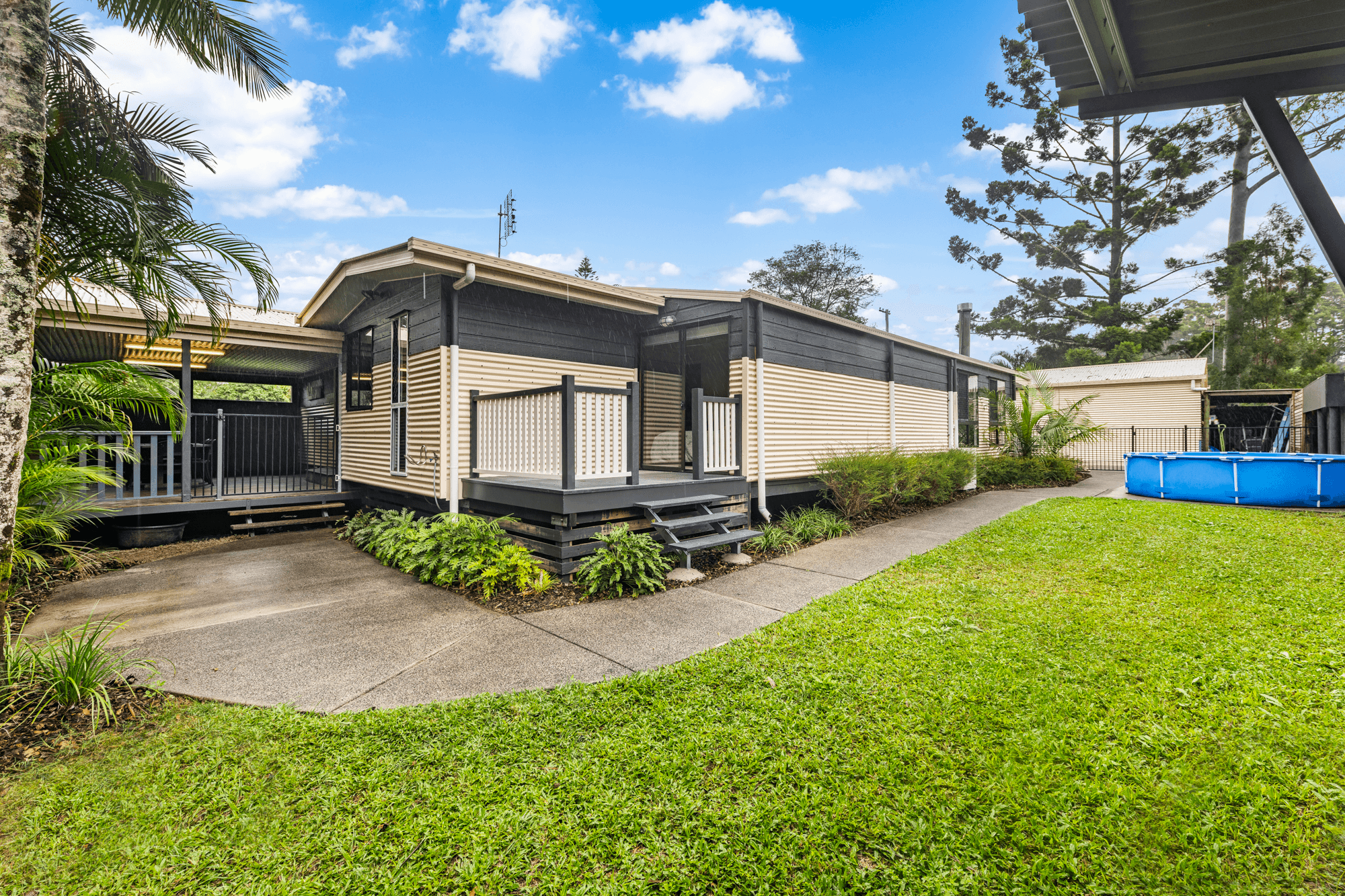 15 Myla Road, LANDSBOROUGH, QLD 4550