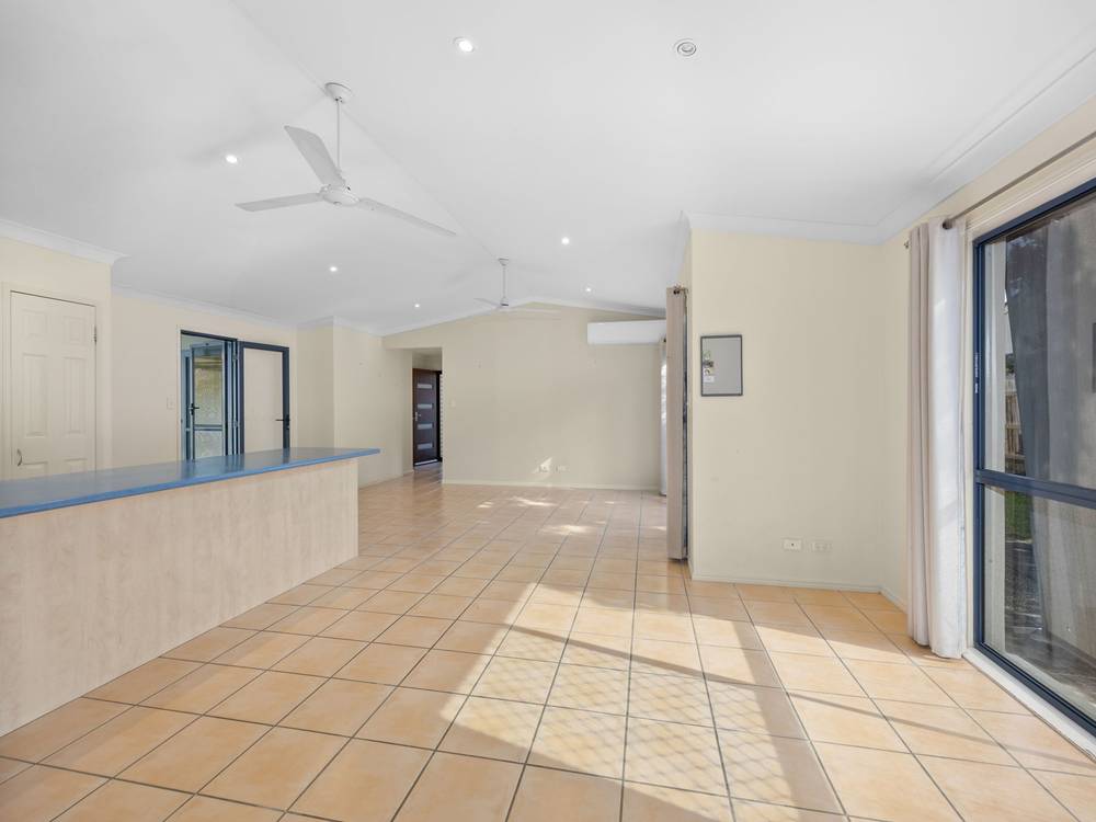 35 Tiverton Place, LANDSBOROUGH, QLD 4550