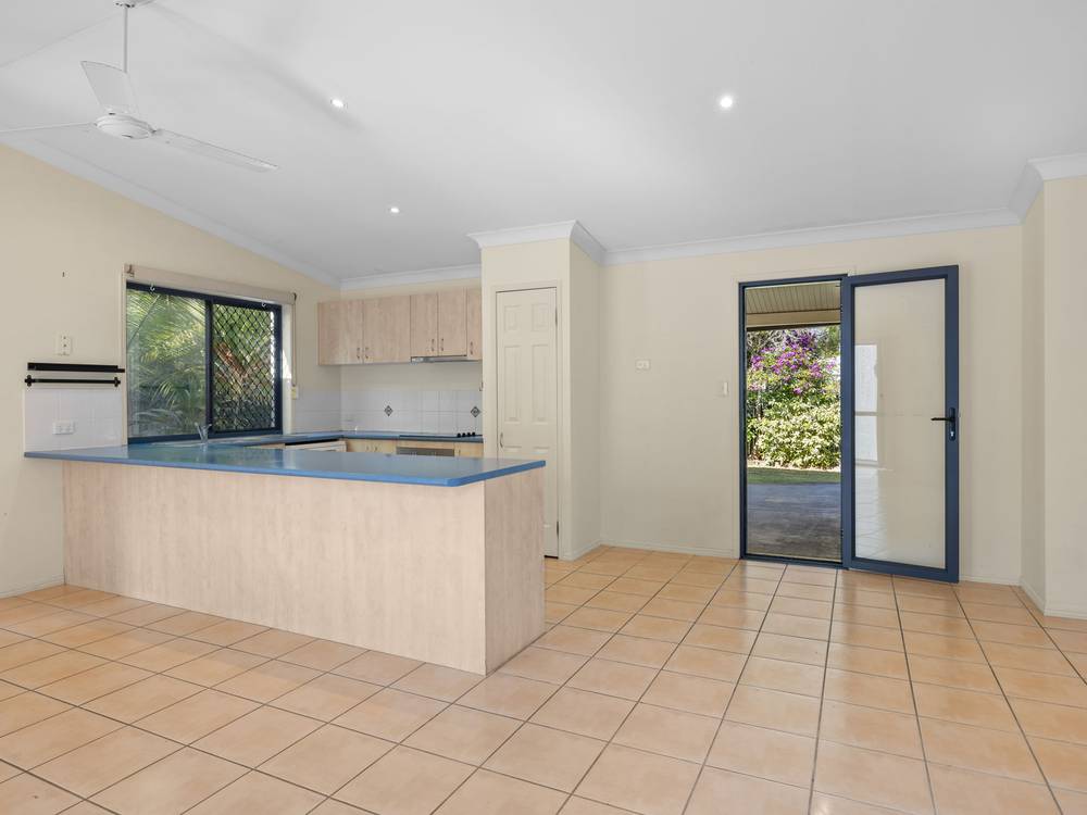 35 Tiverton Place, LANDSBOROUGH, QLD 4550