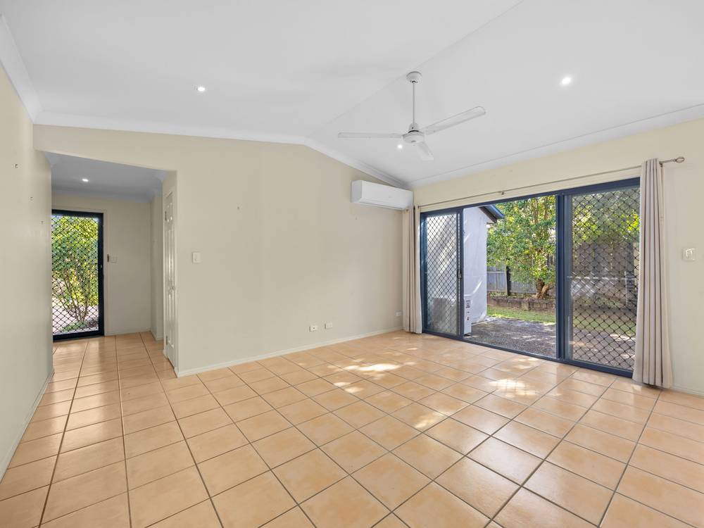 35 Tiverton Place, LANDSBOROUGH, QLD 4550