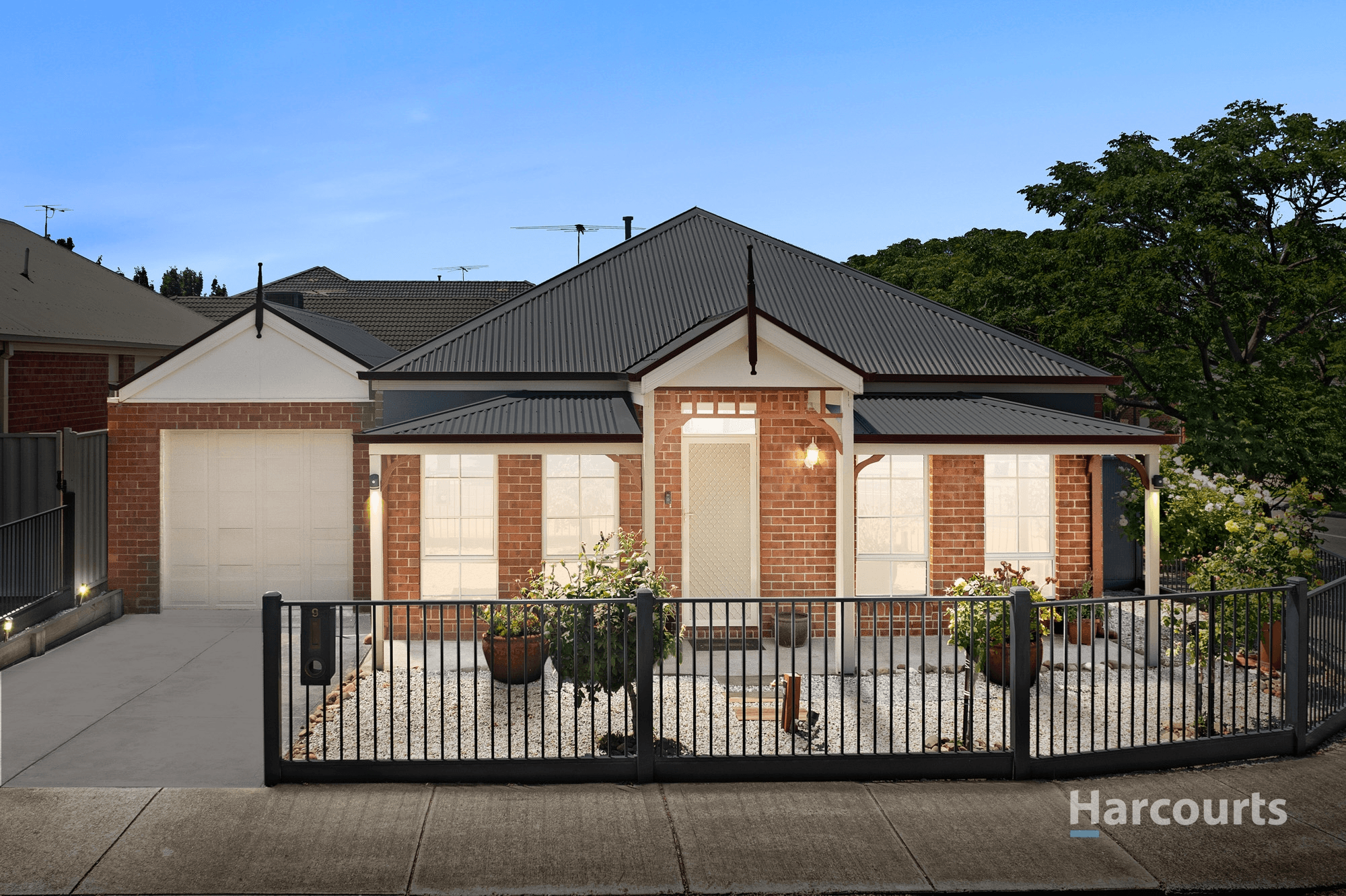 9 Ridgegreen View, Caroline Springs, VIC 3023