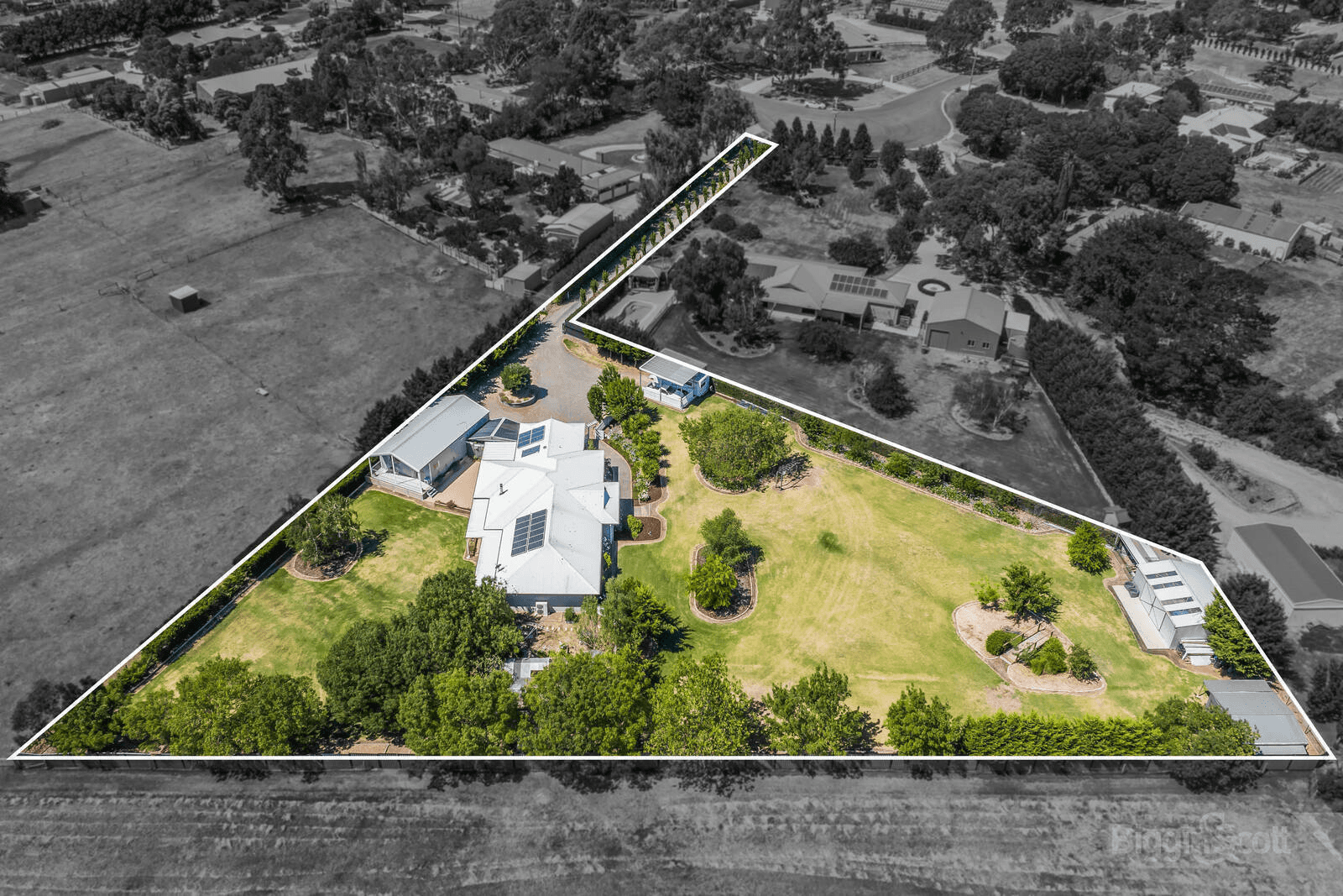 36 Pinehill Drive, PAKENHAM, VIC 3810