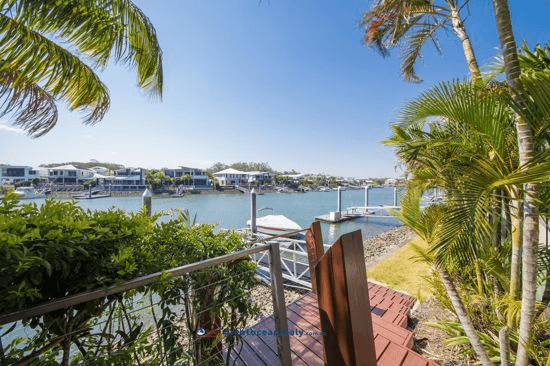 34 Buccaneer Way, COOMERA WATERS, QLD 4209