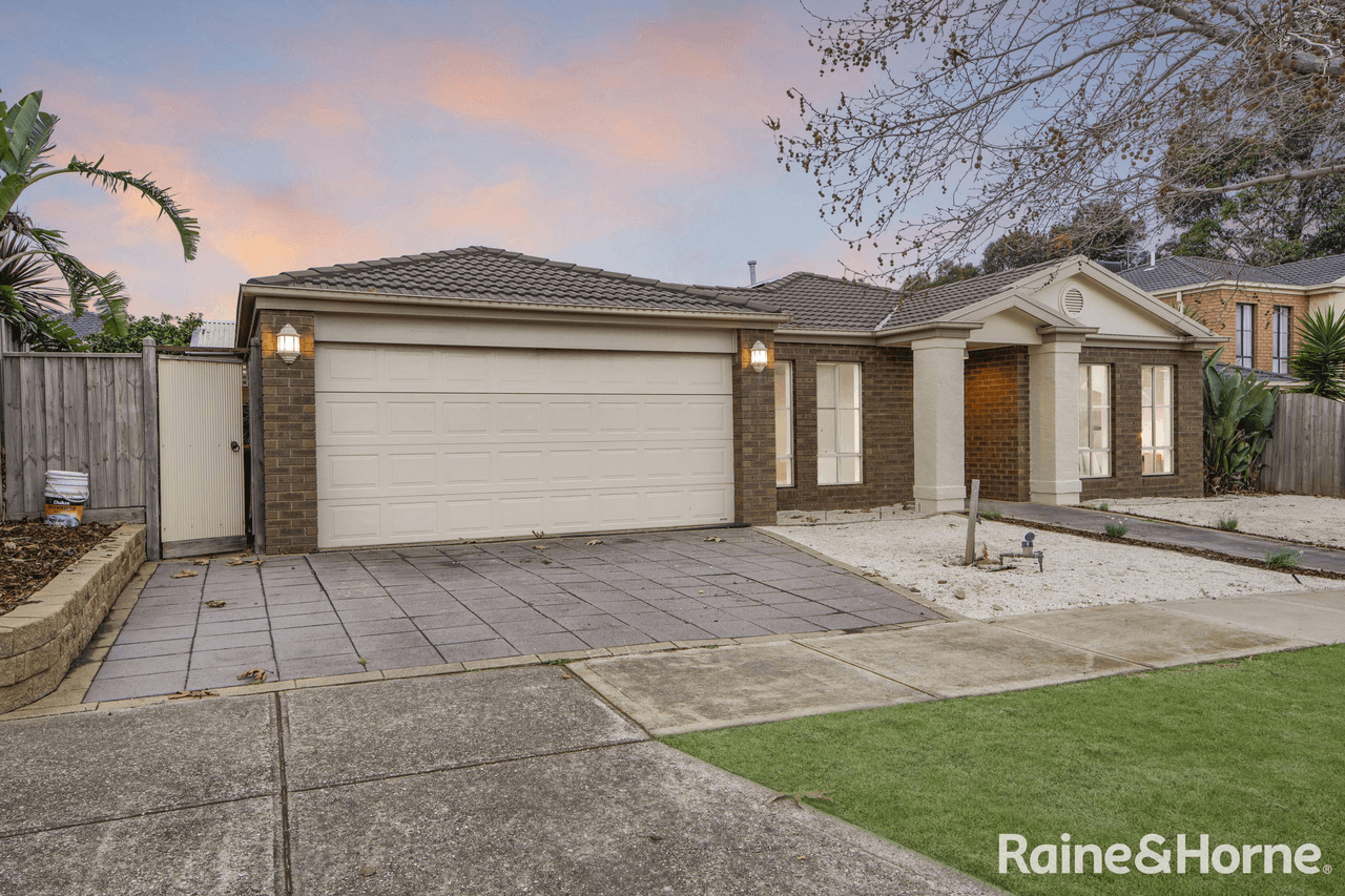 4 Collins Street, TAYLORS HILL, VIC 3037