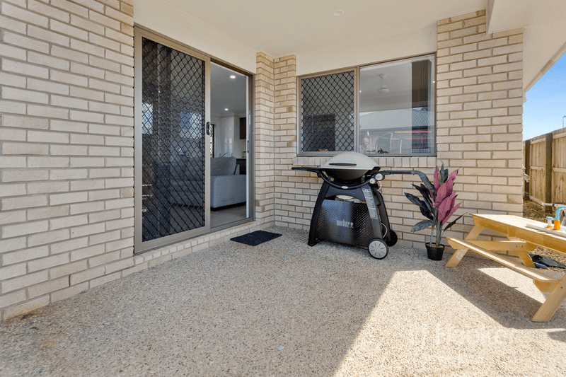 8 Splendour Circuit, YARRABILBA, QLD 4207