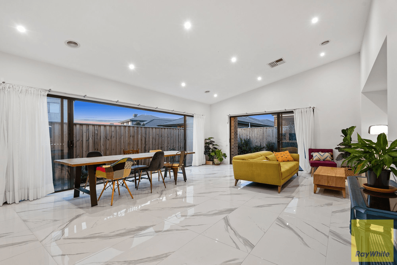 10 Distinction Crescent, TRUGANINA, VIC 3029