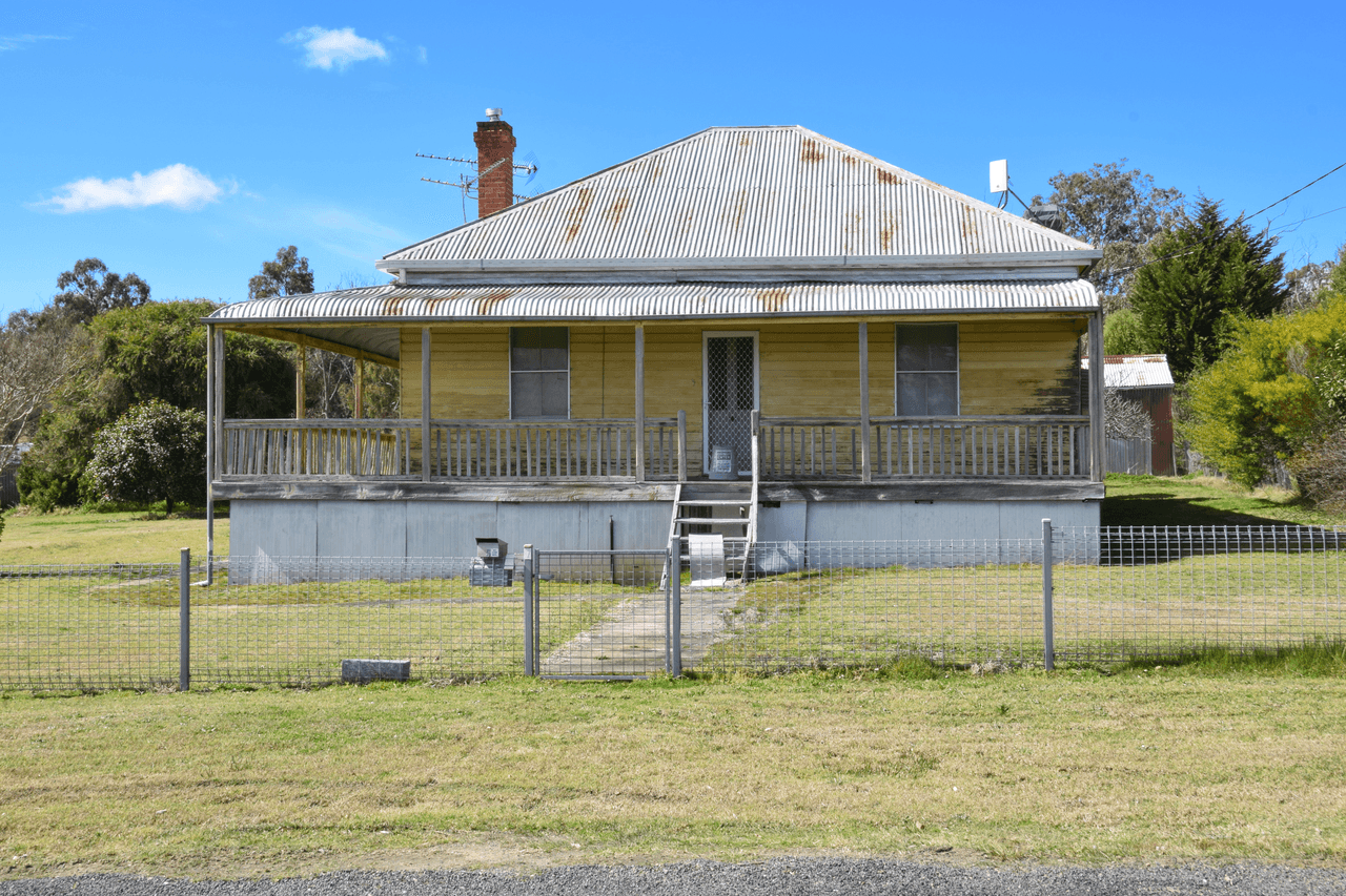 5 Logan Street, TENTERFIELD, NSW 2372