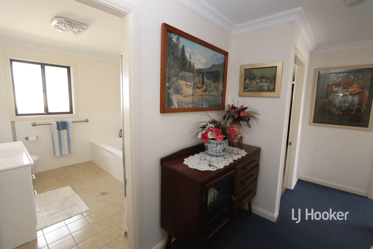 72 Wood Street, INVERELL, NSW 2360