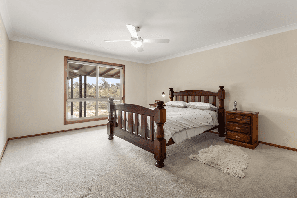 24 Dewsbury Lane, GOULBURN, NSW 2580