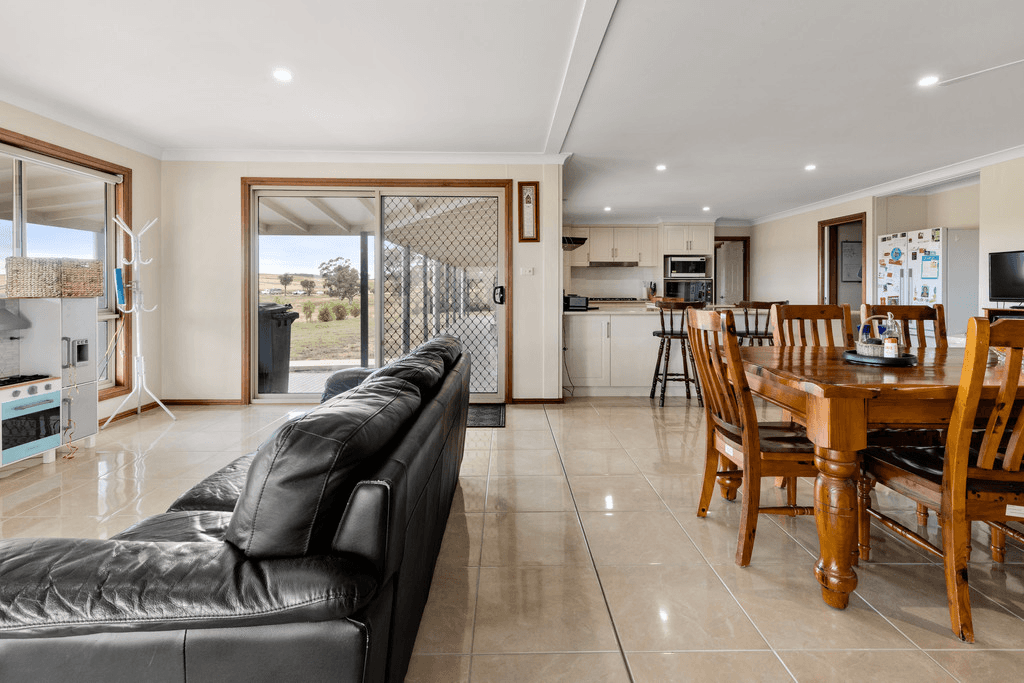 24 Dewsbury Lane, GOULBURN, NSW 2580