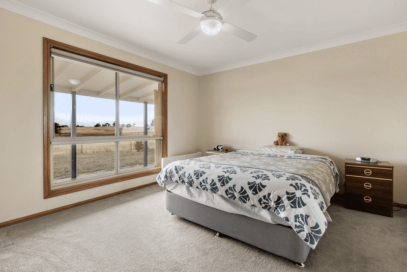 24 Dewsbury Lane, GOULBURN, NSW 2580