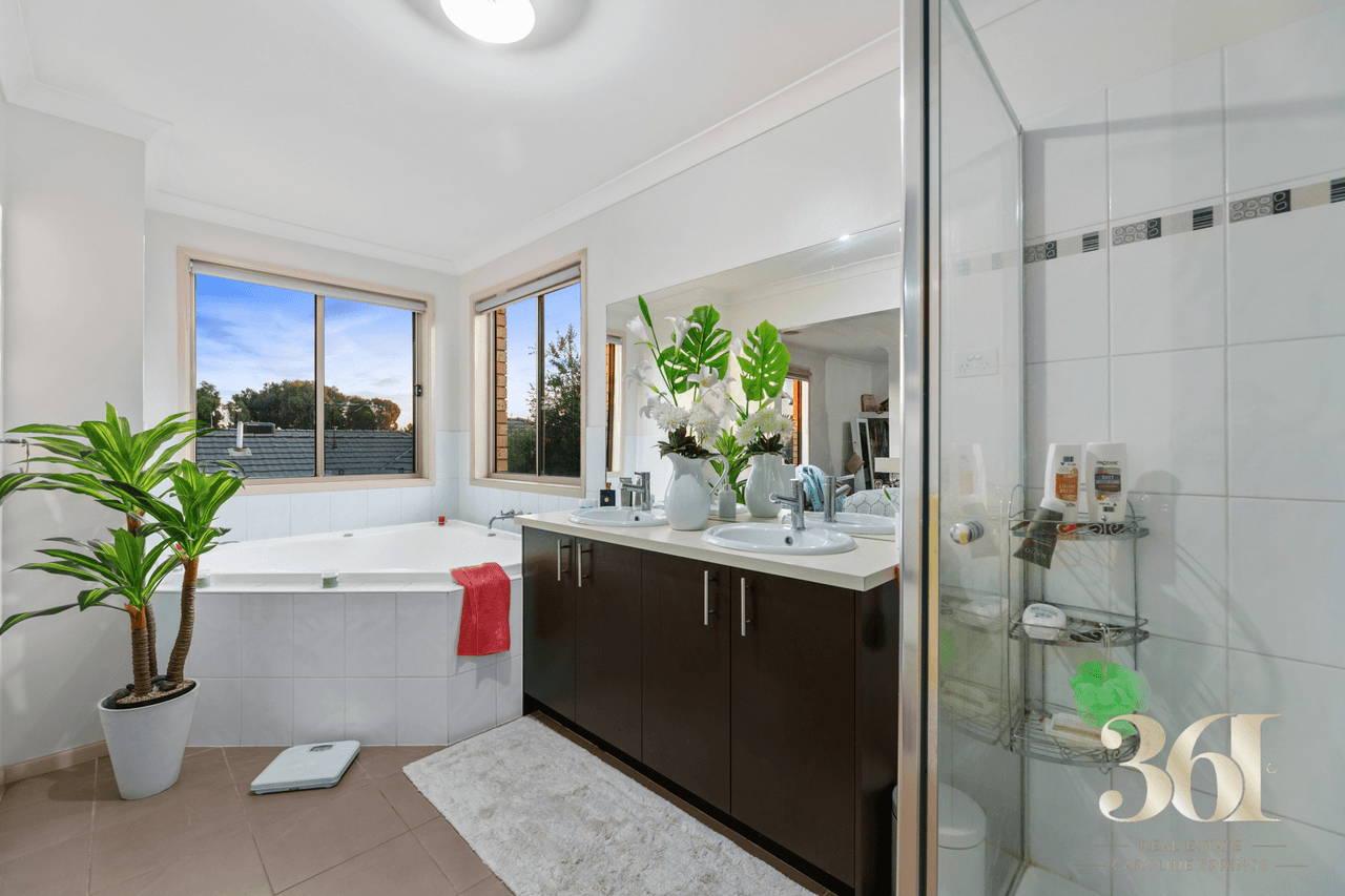 42 Cassan Way, CAROLINE SPRINGS, VIC 3023