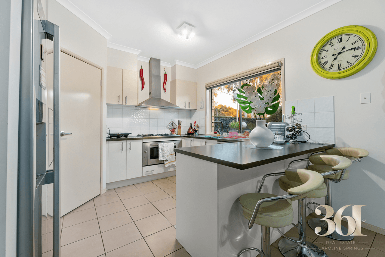 42 Cassan Way, CAROLINE SPRINGS, VIC 3023