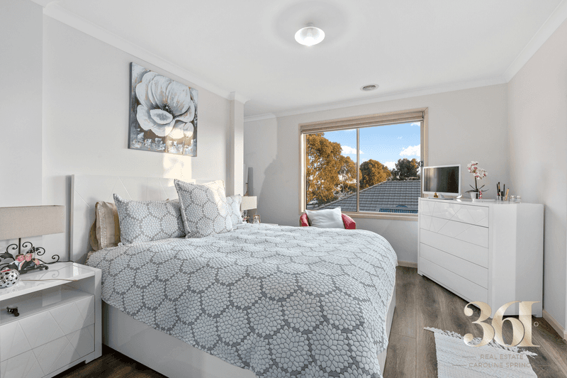 42 Cassan Way, CAROLINE SPRINGS, VIC 3023