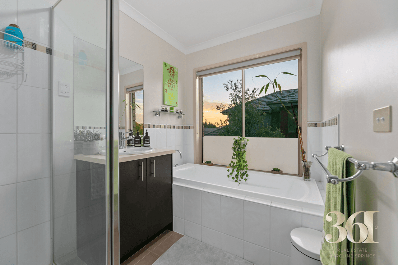 42 Cassan Way, CAROLINE SPRINGS, VIC 3023